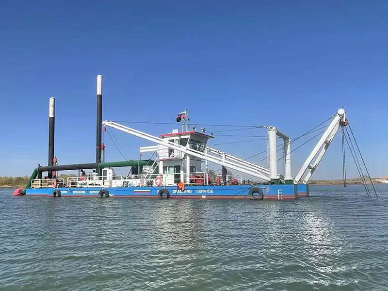 Cutter imuruoppauskone – tehokas työkalu tehokkaaseen kiven murtamiseen ja lieteen poistoon.