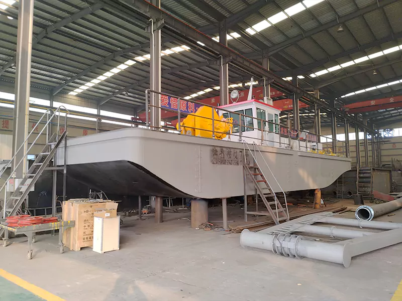 Korkeatasoinen valmistus, ydinlaitteiden luominen ruoppausprojekteihin maailmanlaajuisesti.