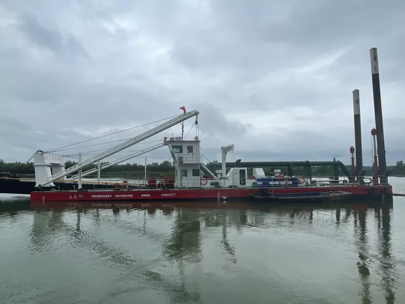 Kultainen ruoppaajalaiva